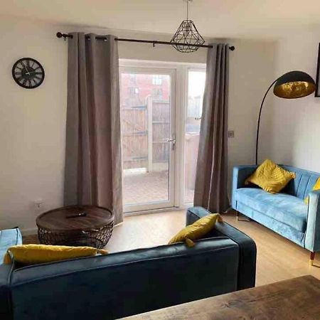 Beautiful 4-Bed House In Lincoln- Close To Centre Exterior photo